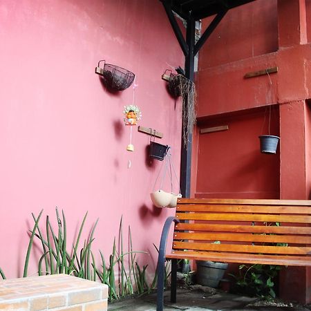 Rada Arak 79/4 Hostel Chiang Mai Exteriör bild